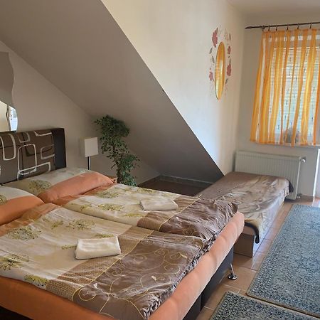 Studio Florida Štúrovo Buitenkant foto