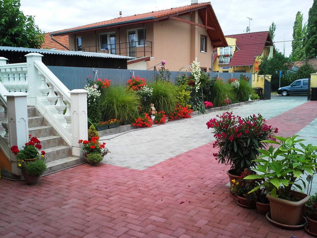 Studio Florida Štúrovo Buitenkant foto