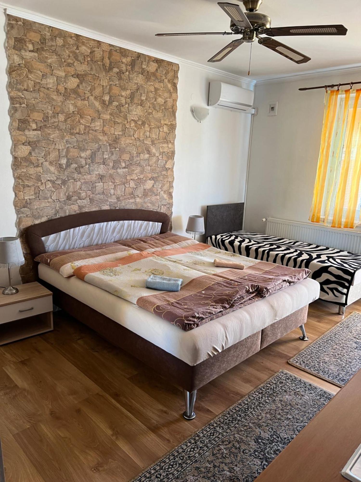 Studio Florida Štúrovo Buitenkant foto